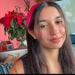 Meet your Posher, Camila